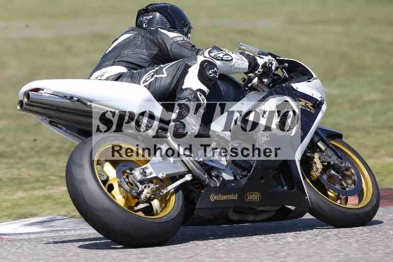 /44 09.08.2025 Plüss Moto Sport ADR/Freies Fahren/backside